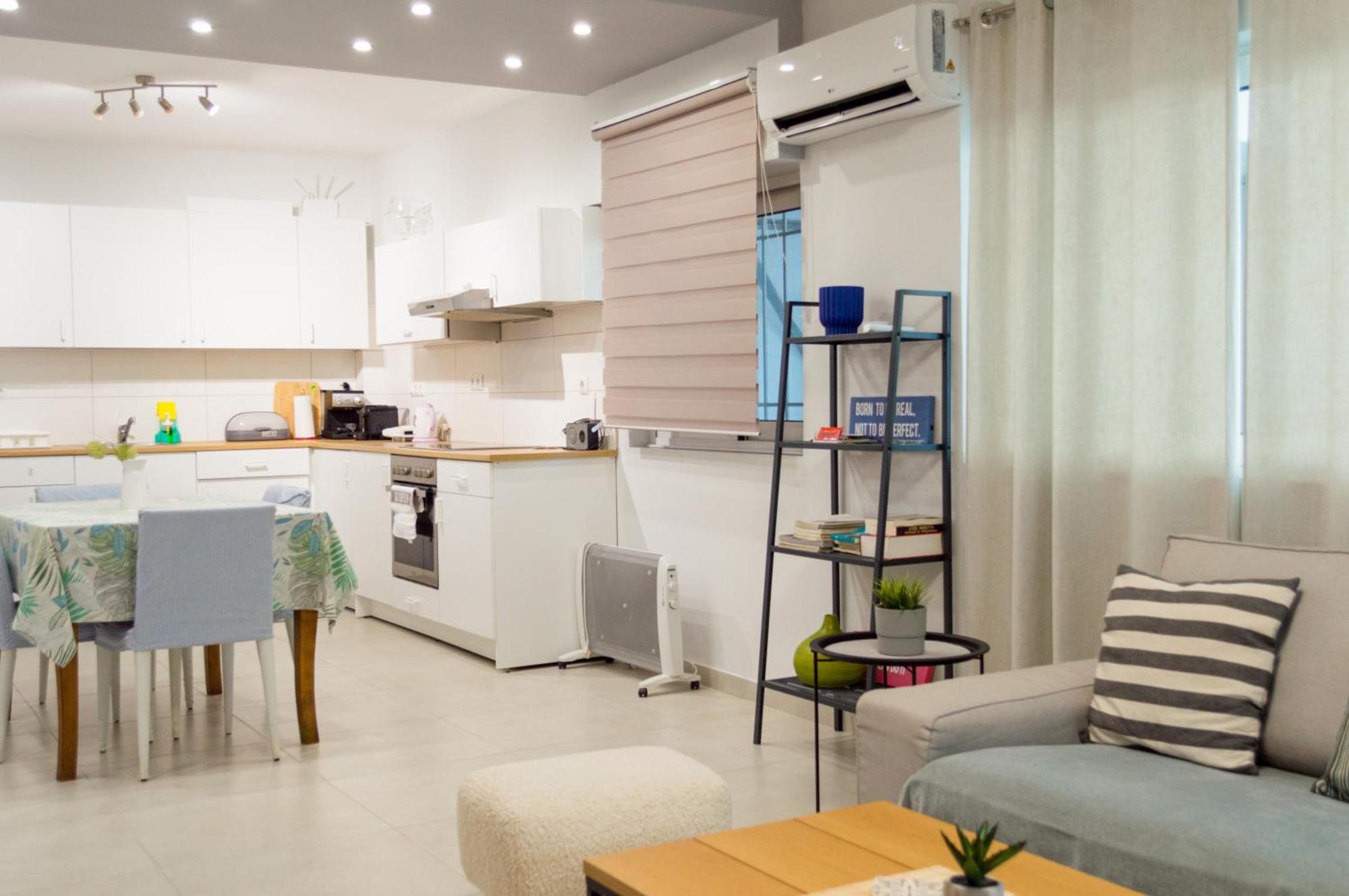 Easy & Comfy Nights Apartment Атина Екстериор снимка